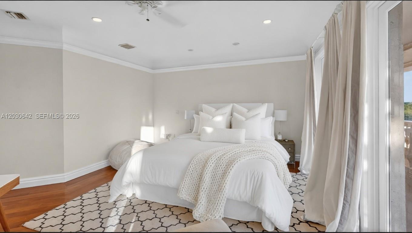 260 Cape Florida Dr Key Biscayne, FL 33149