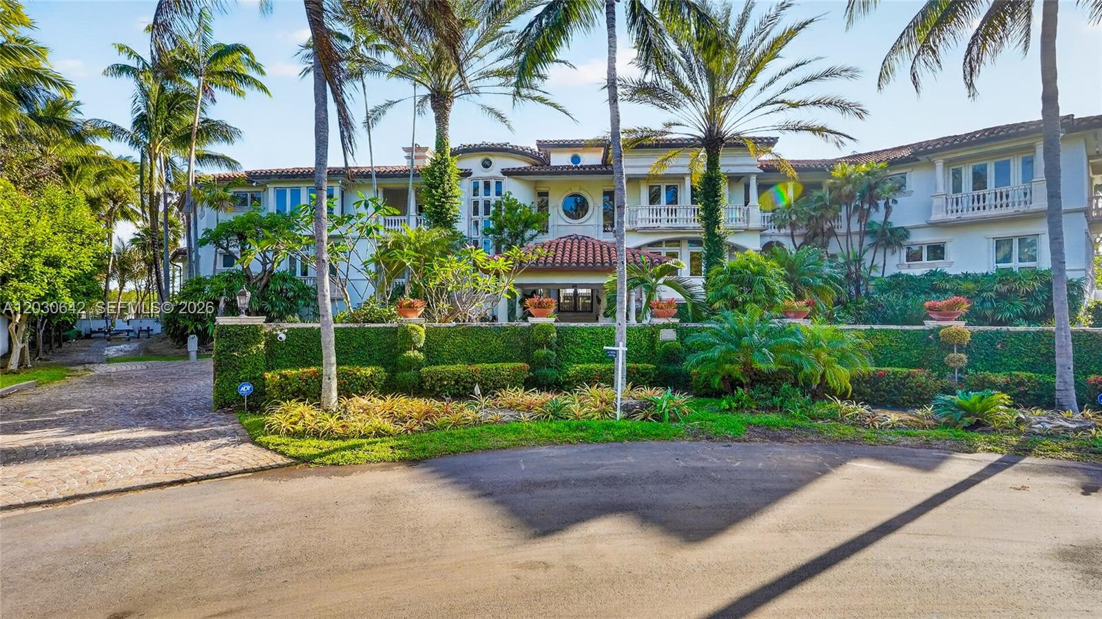 260 Cape Florida Dr Key Biscayne, FL 33149
