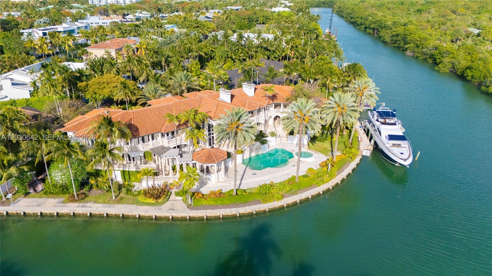 260 Cape Florida Dr Key Biscayne, FL 33149