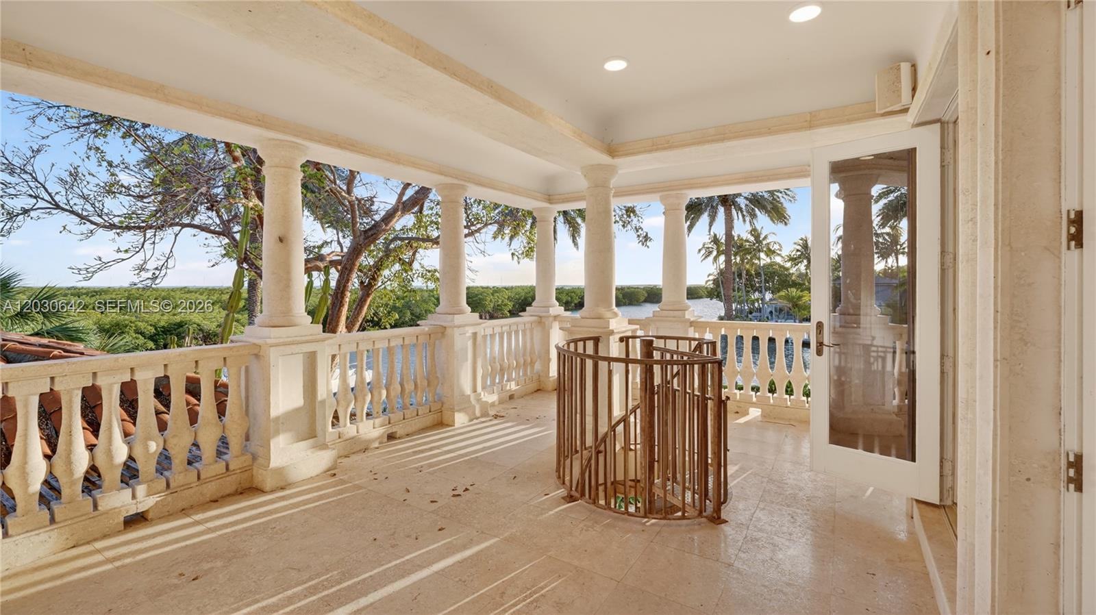 260 Cape Florida Dr Key Biscayne, FL 33149