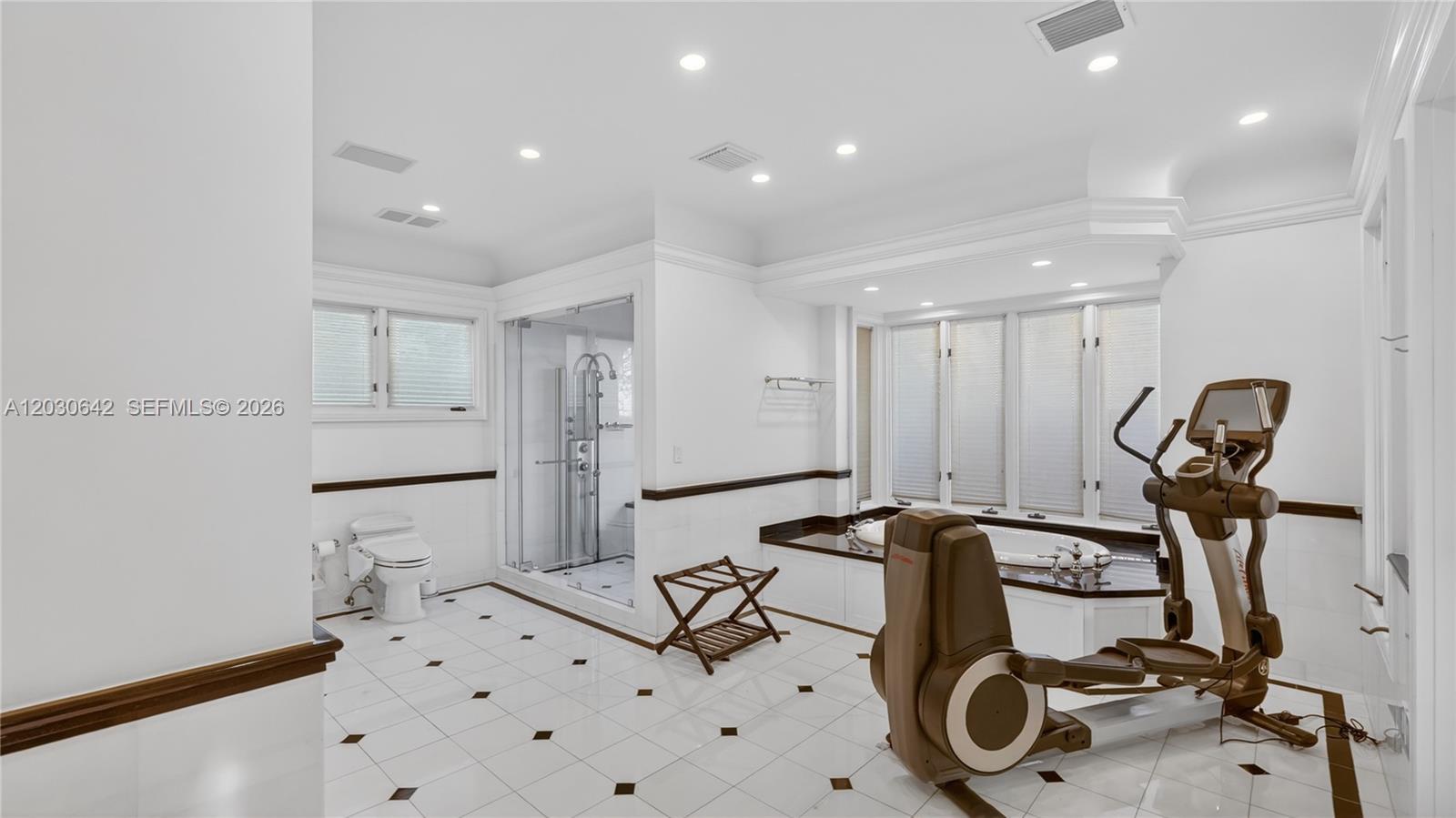 260 Cape Florida Dr Key Biscayne, FL 33149
