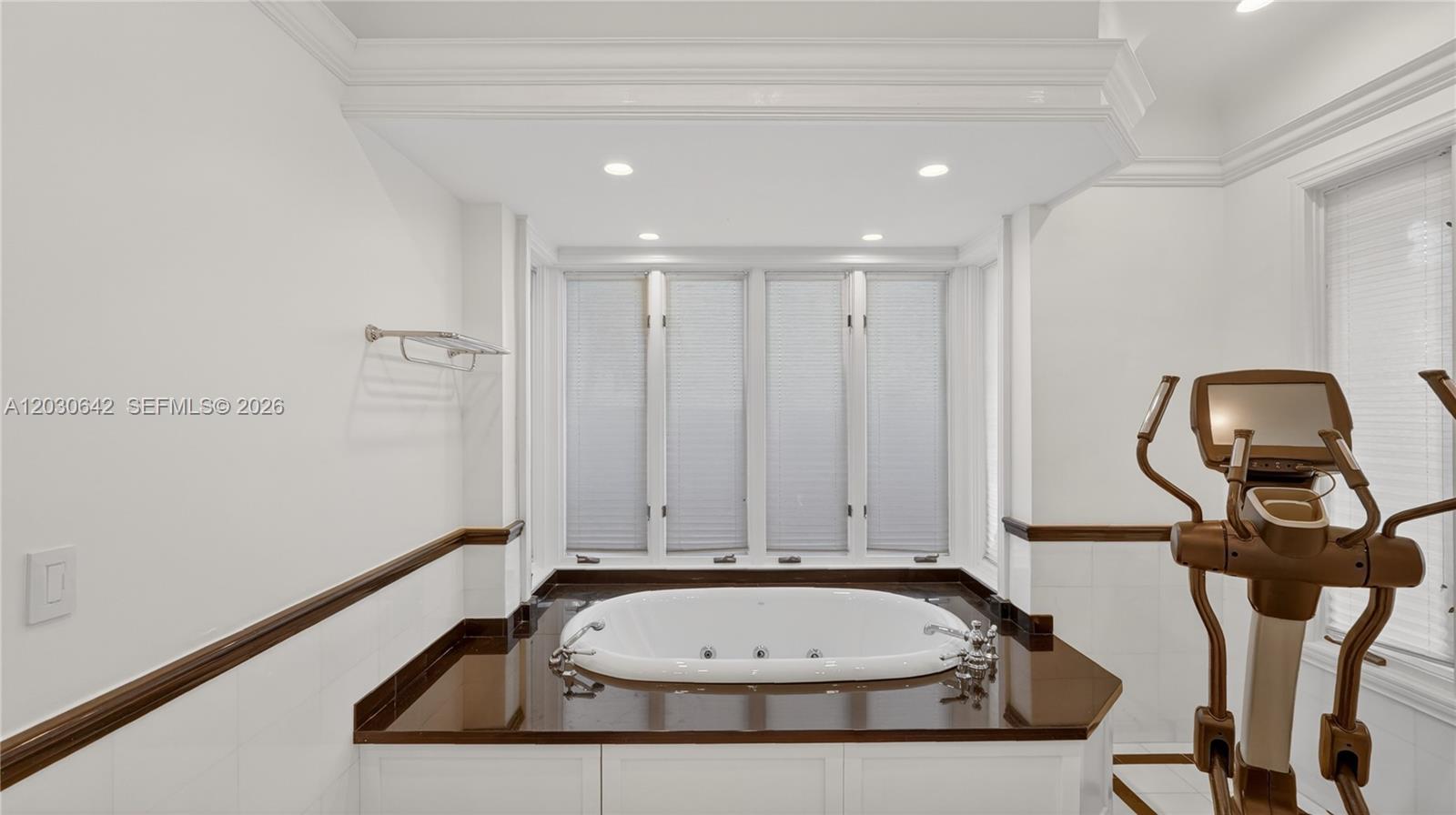 260 Cape Florida Dr Key Biscayne, FL 33149