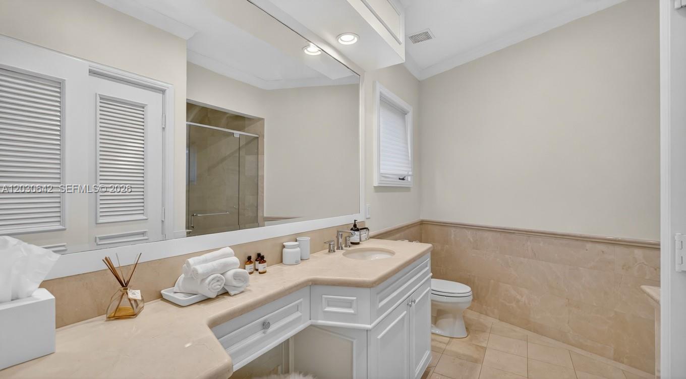 260 Cape Florida Dr Key Biscayne, FL 33149