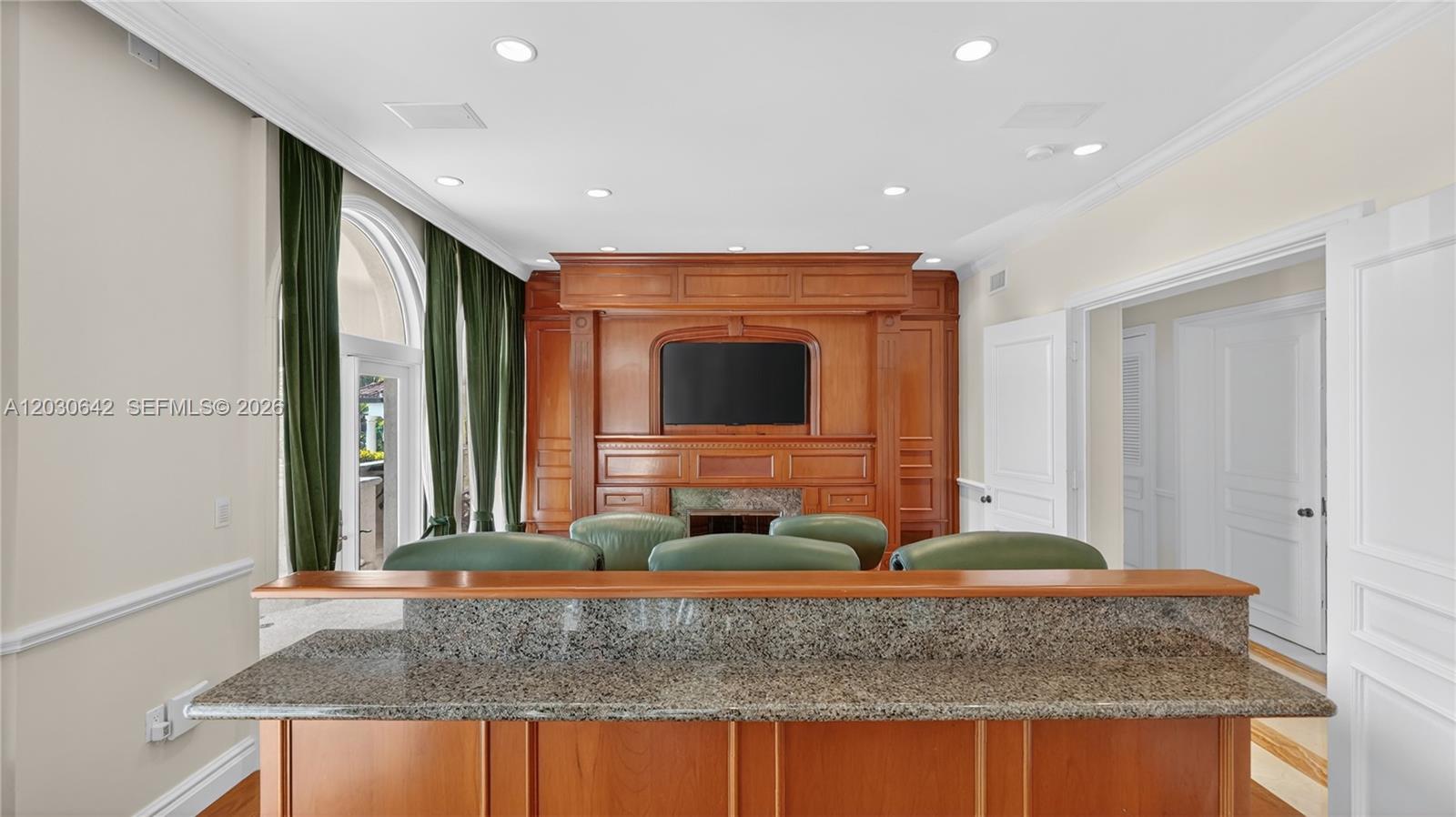 260 Cape Florida Dr Key Biscayne, FL 33149