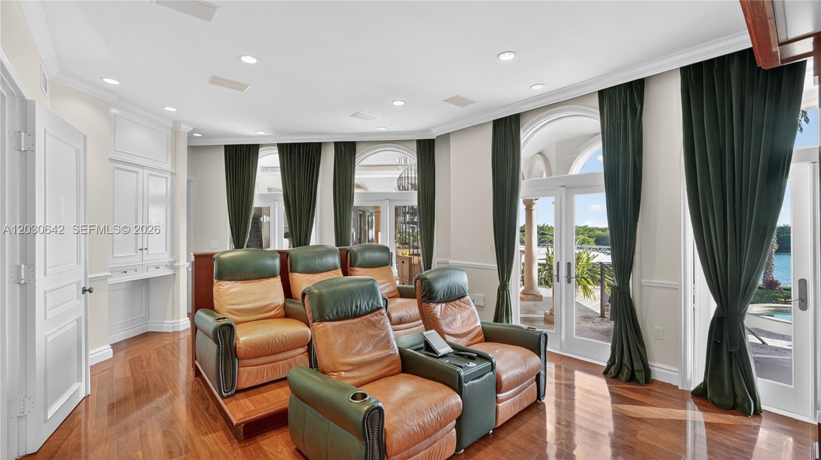 260 Cape Florida Dr Key Biscayne, FL 33149