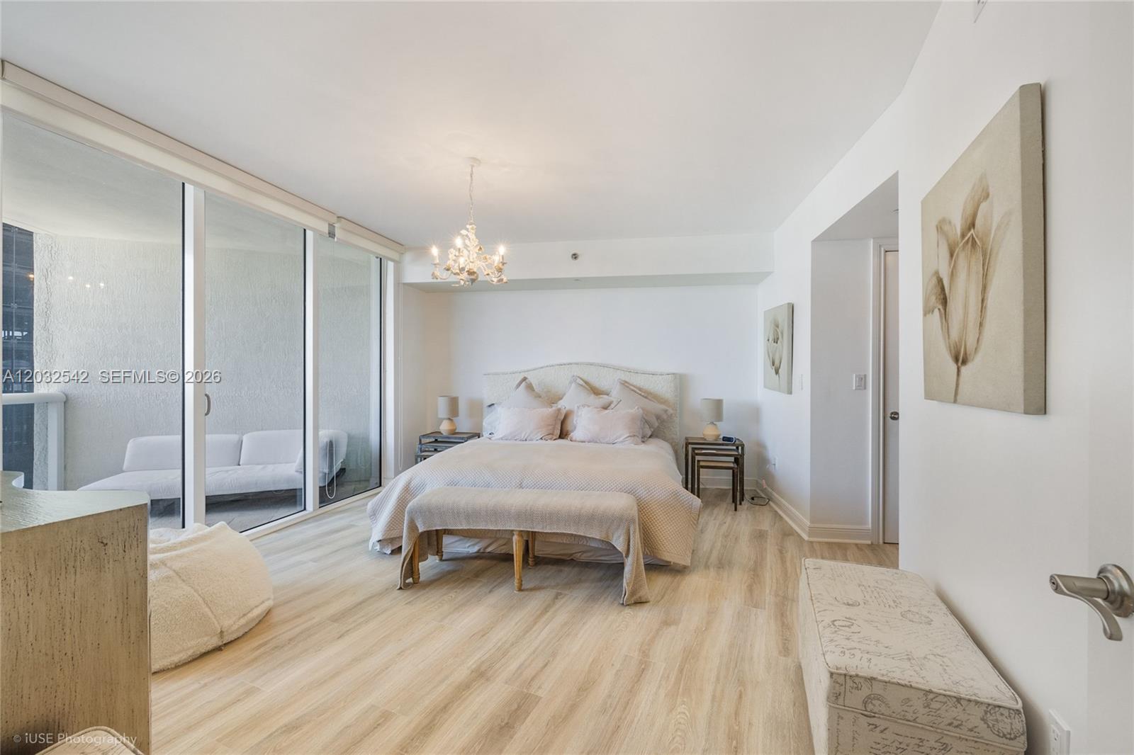 17201 Collins Ave# Den #1203 Sunny Isles Beach, FL 33160