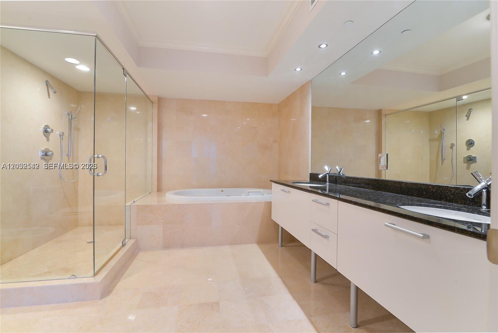 17201 Collins Ave# Den #1203 Sunny Isles Beach, FL 33160