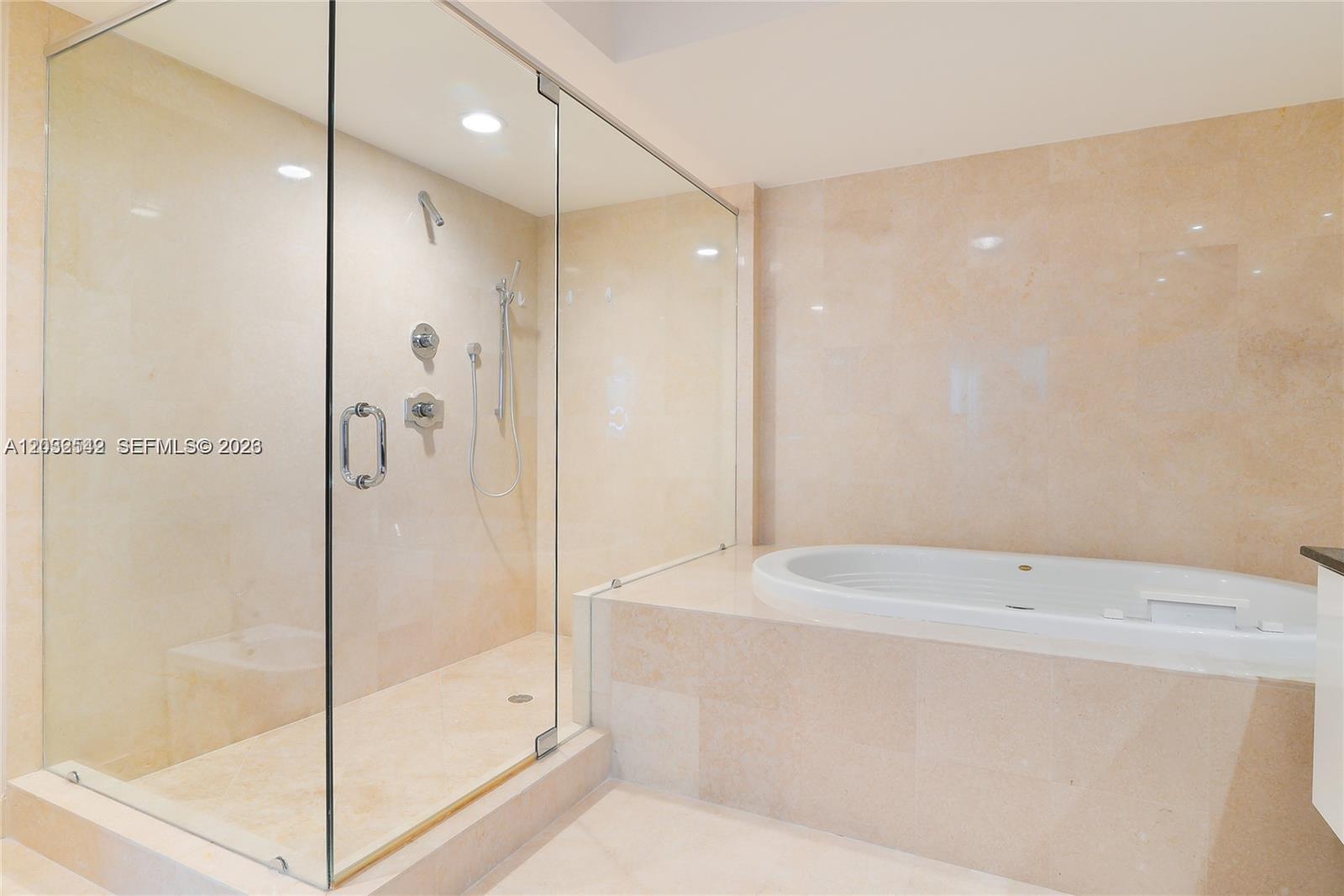 17201 Collins Ave# Den #1203 Sunny Isles Beach, FL 33160