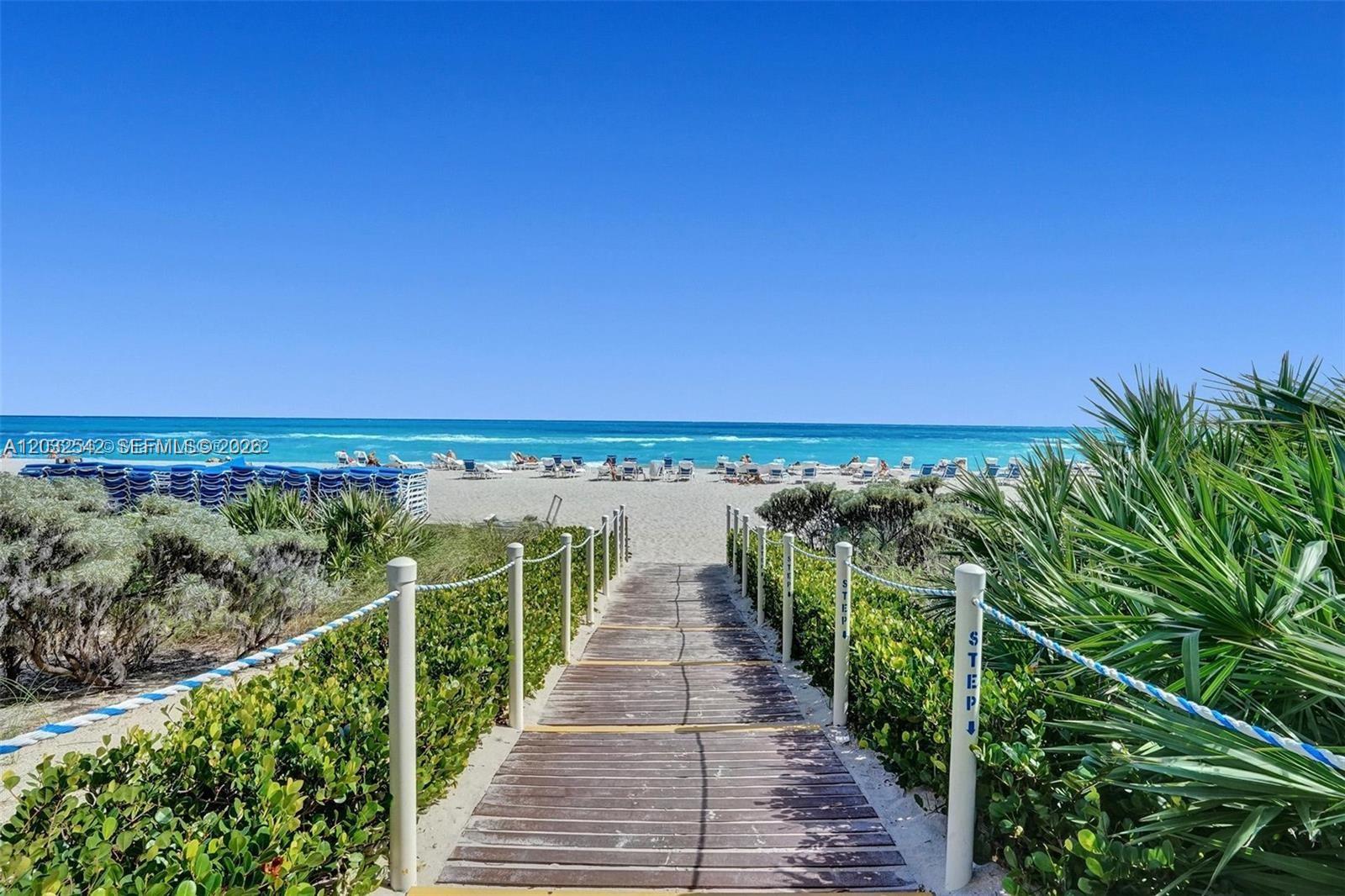 17201 Collins Ave# Den #1203 Sunny Isles Beach, FL 33160