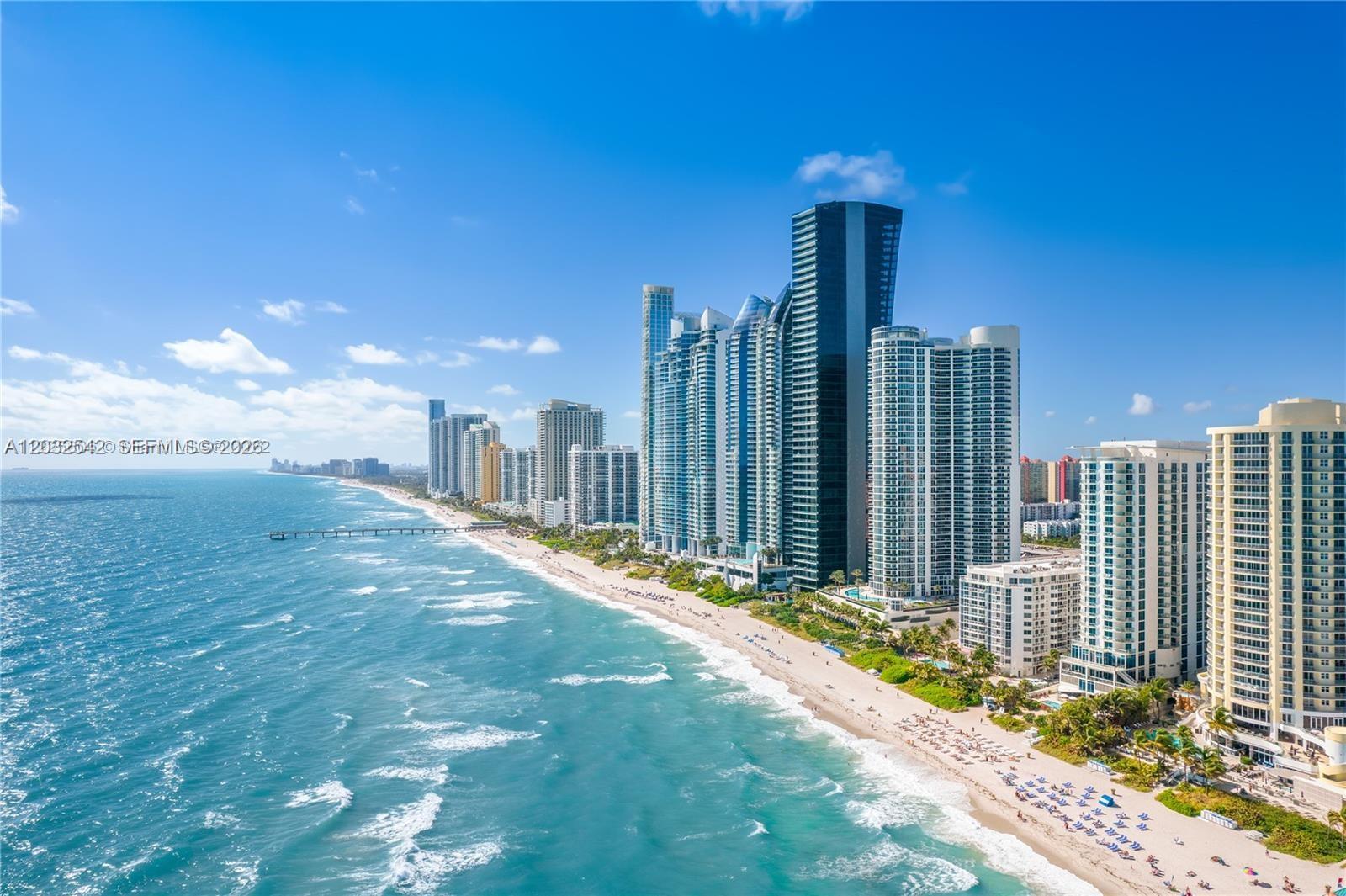 17201 Collins Ave# Den #1203 Sunny Isles Beach, FL 33160