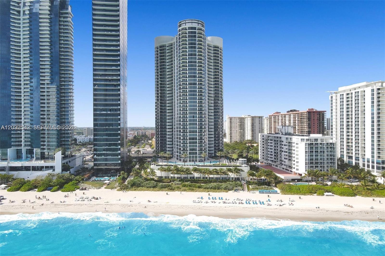 17201 Collins Ave# Den #1203 Sunny Isles Beach, FL 33160