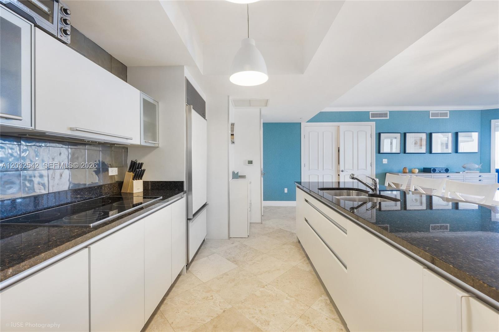 17201 Collins Ave# Den #1203 Sunny Isles Beach, FL 33160