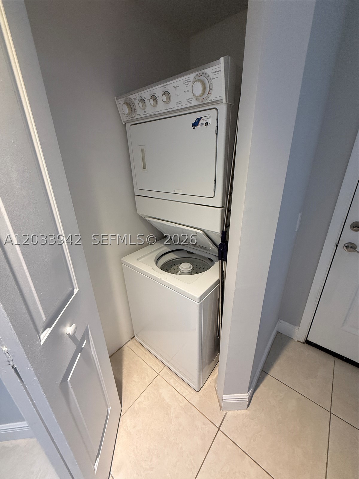 image Platinum Condominium4