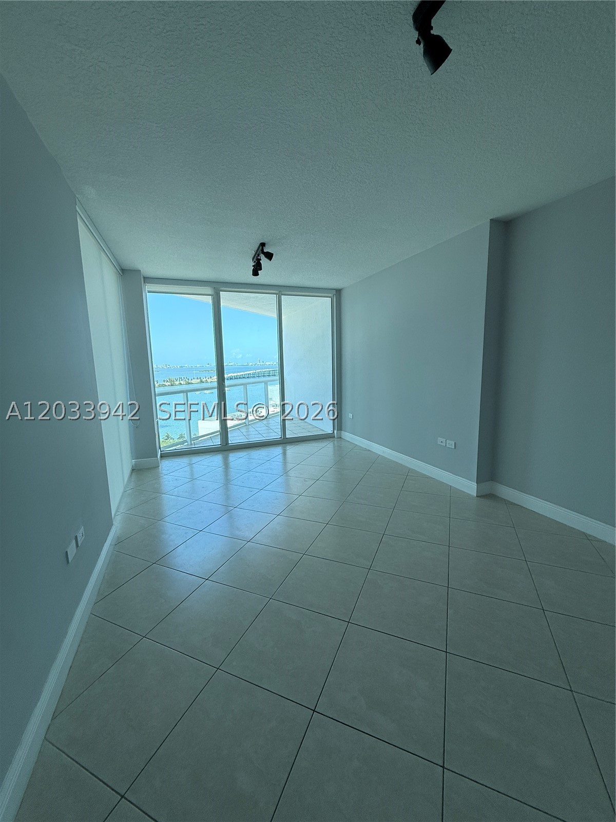 image Platinum Condominium5