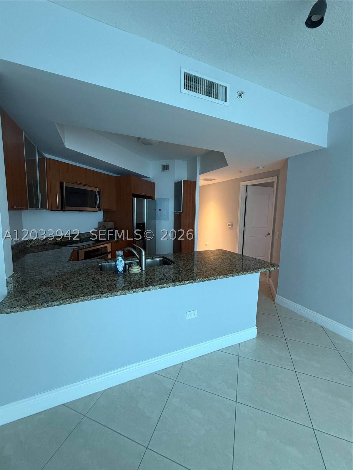 image Platinum Condominium7