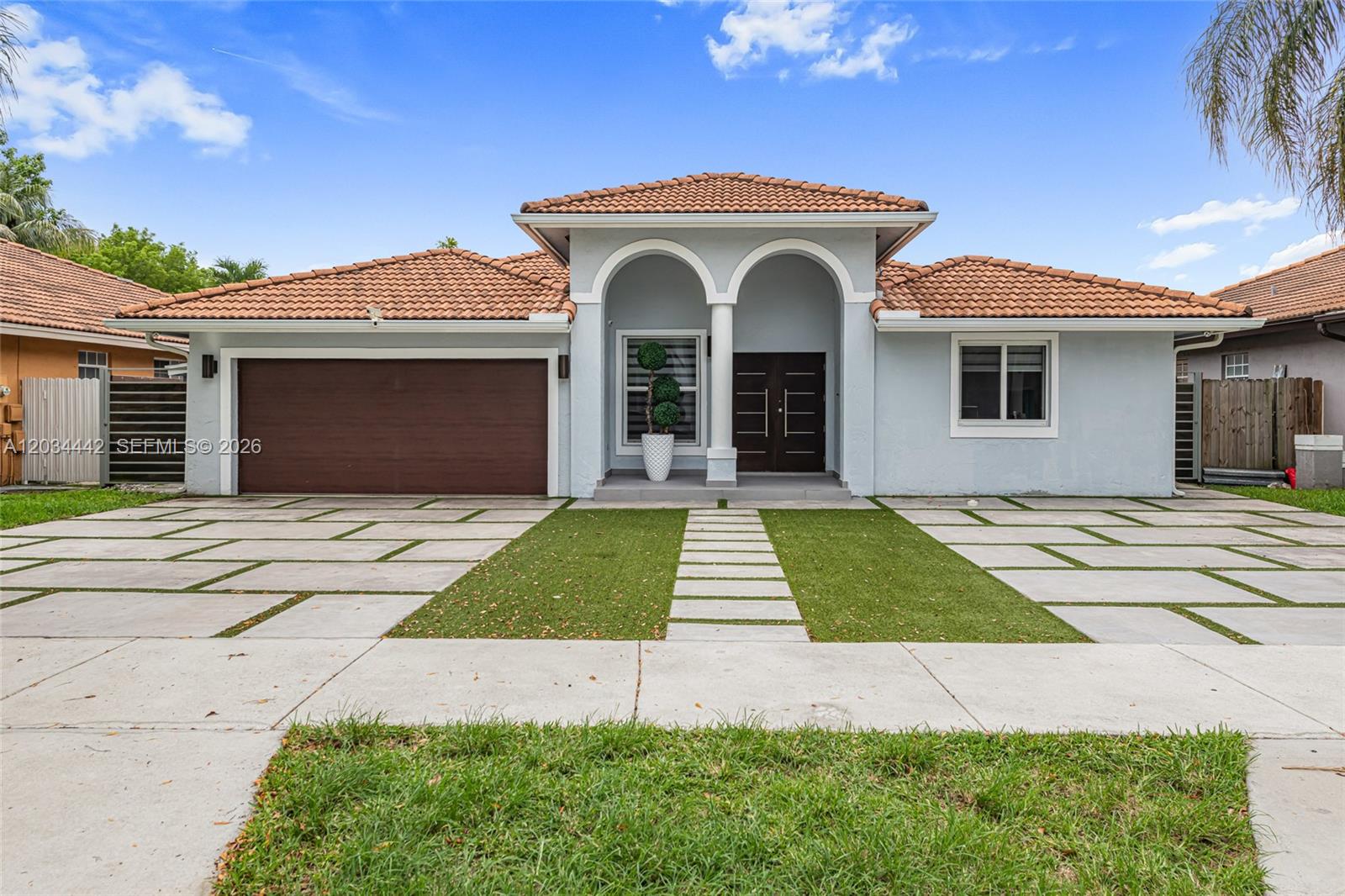 15932 SW 101st