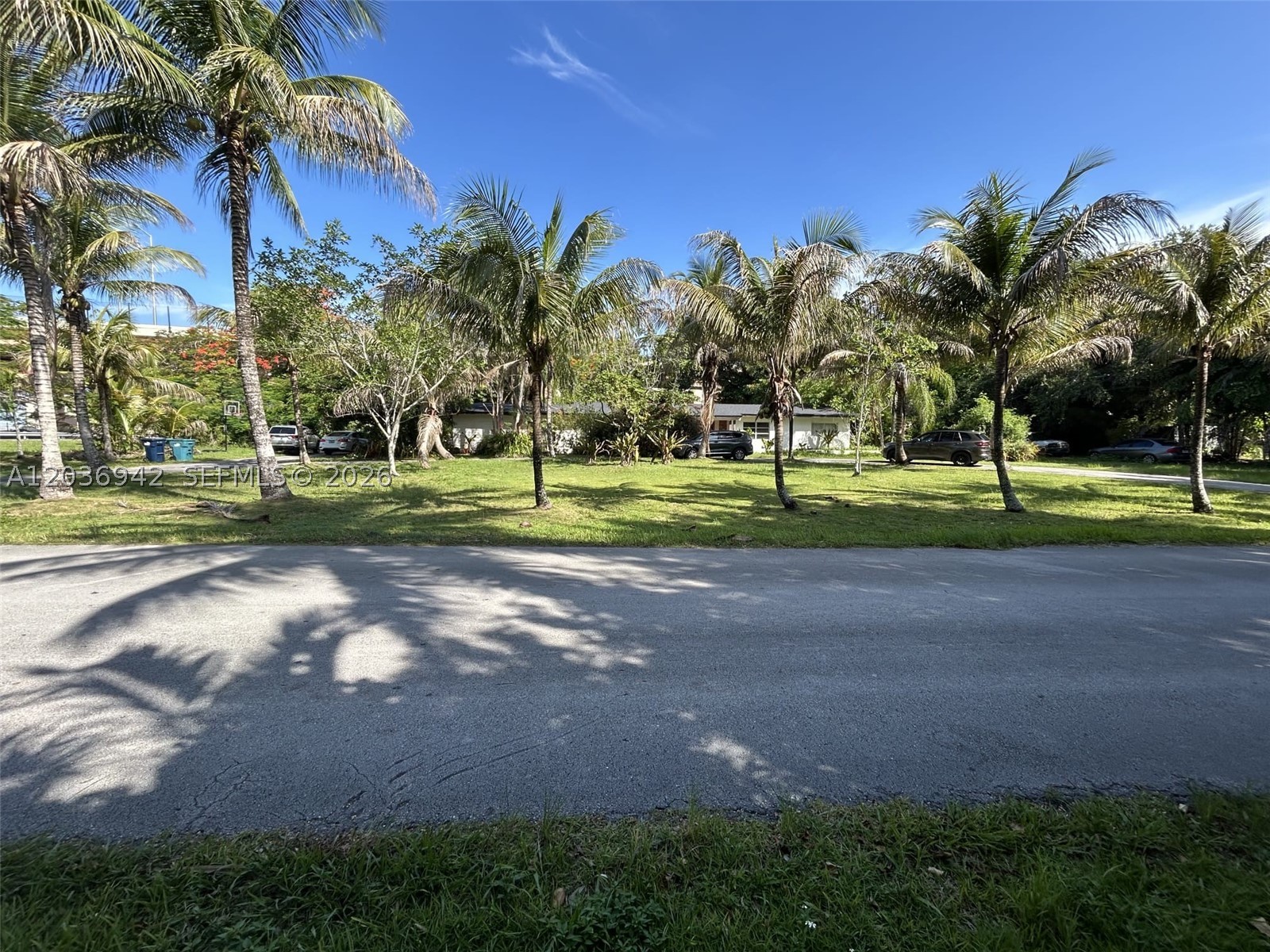 8603 SW 68th St Rd Miami, FL 33143