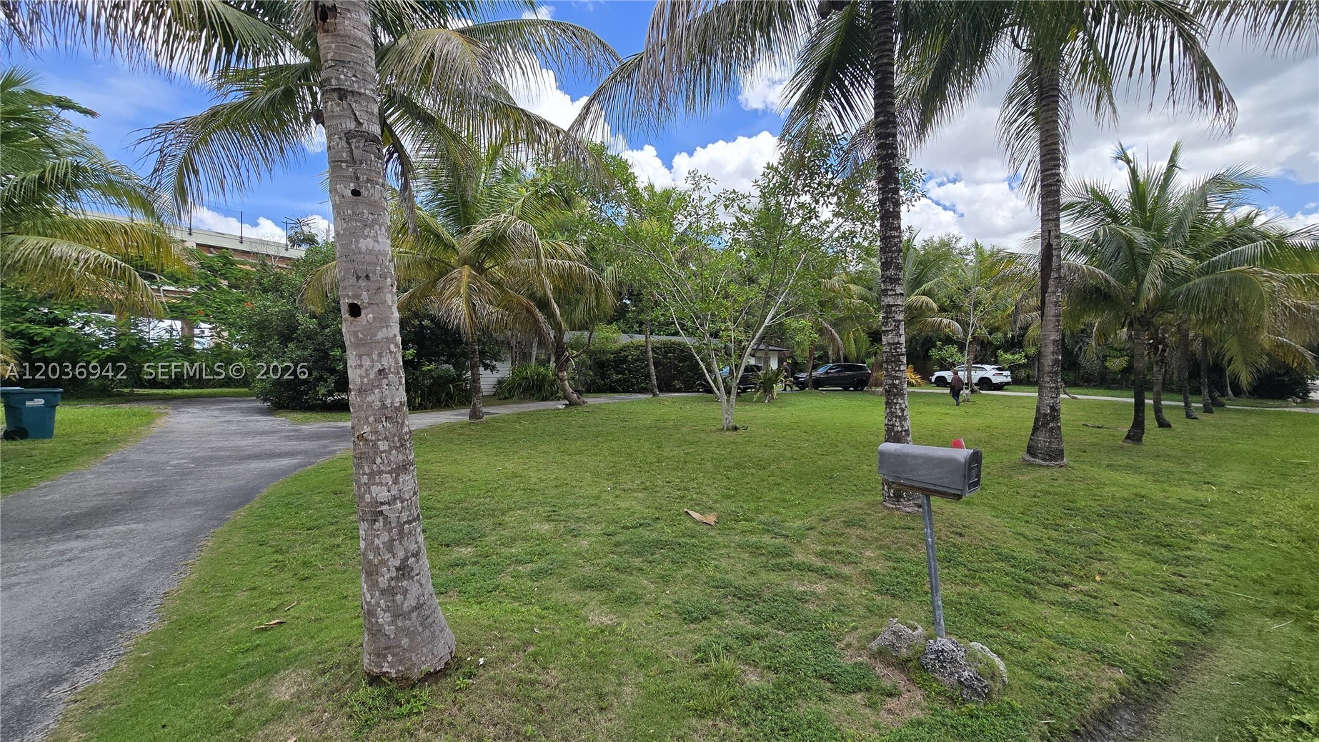 8603 SW 68th St Rd Miami, FL 33143