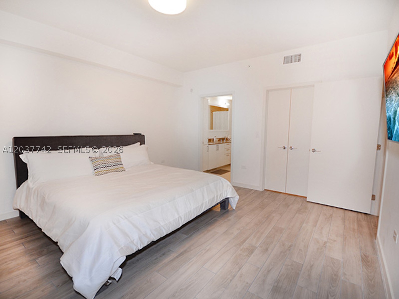 image Nine at Mary Brickell Village15