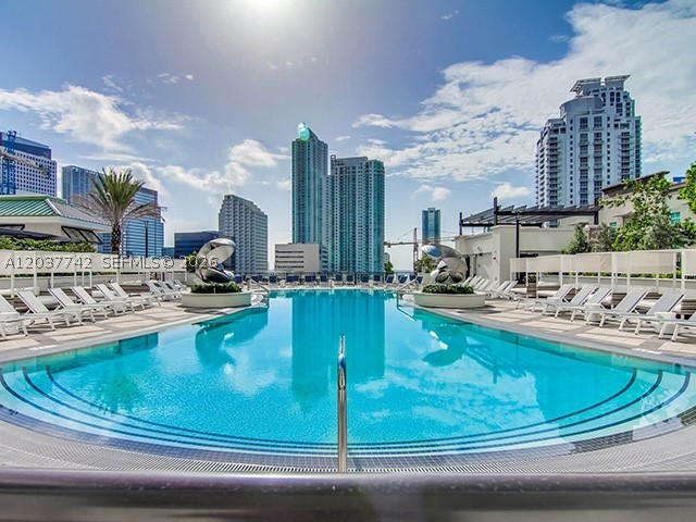 image Nine at Mary Brickell Village31