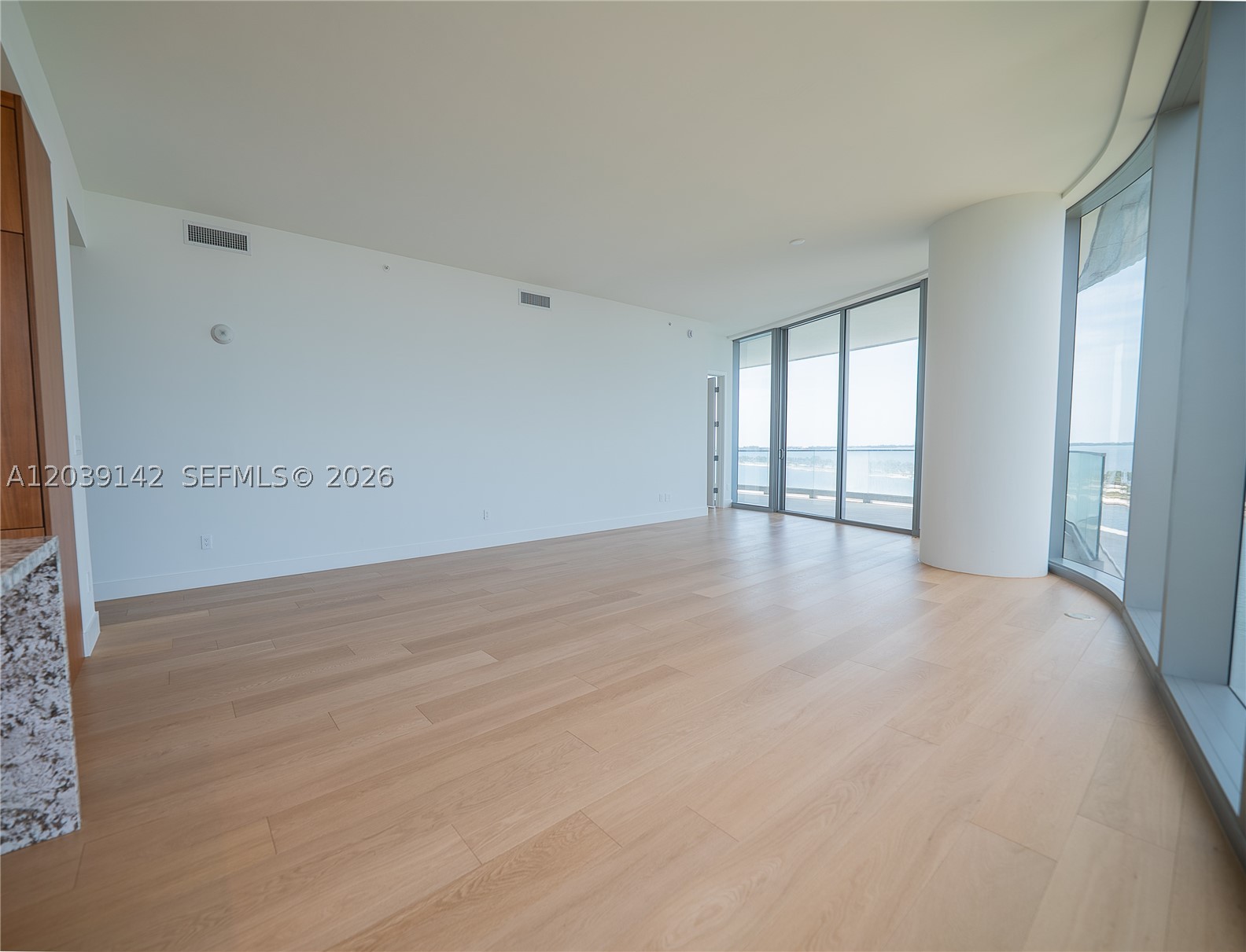 image Una Residences0