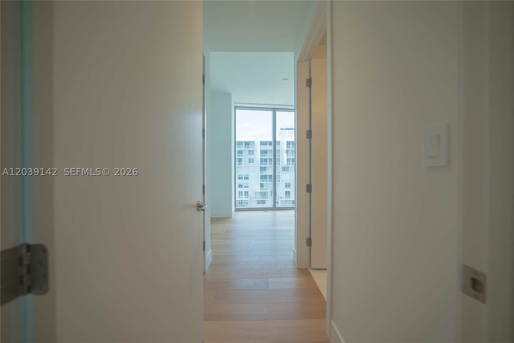 175 SE 25th Rd #702 Miami, FL 33129