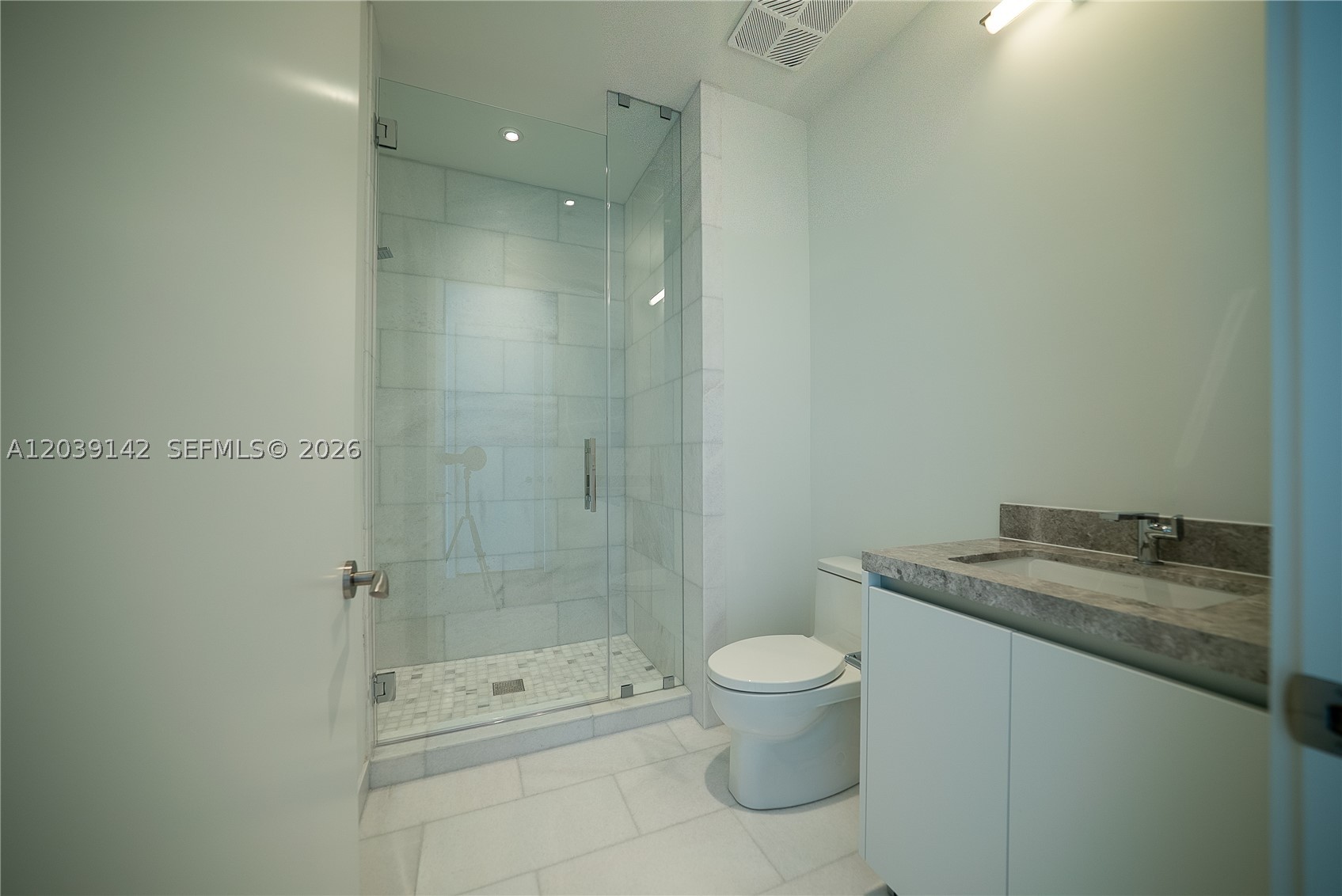 175 SE 25th Rd #702 Miami, FL 33129