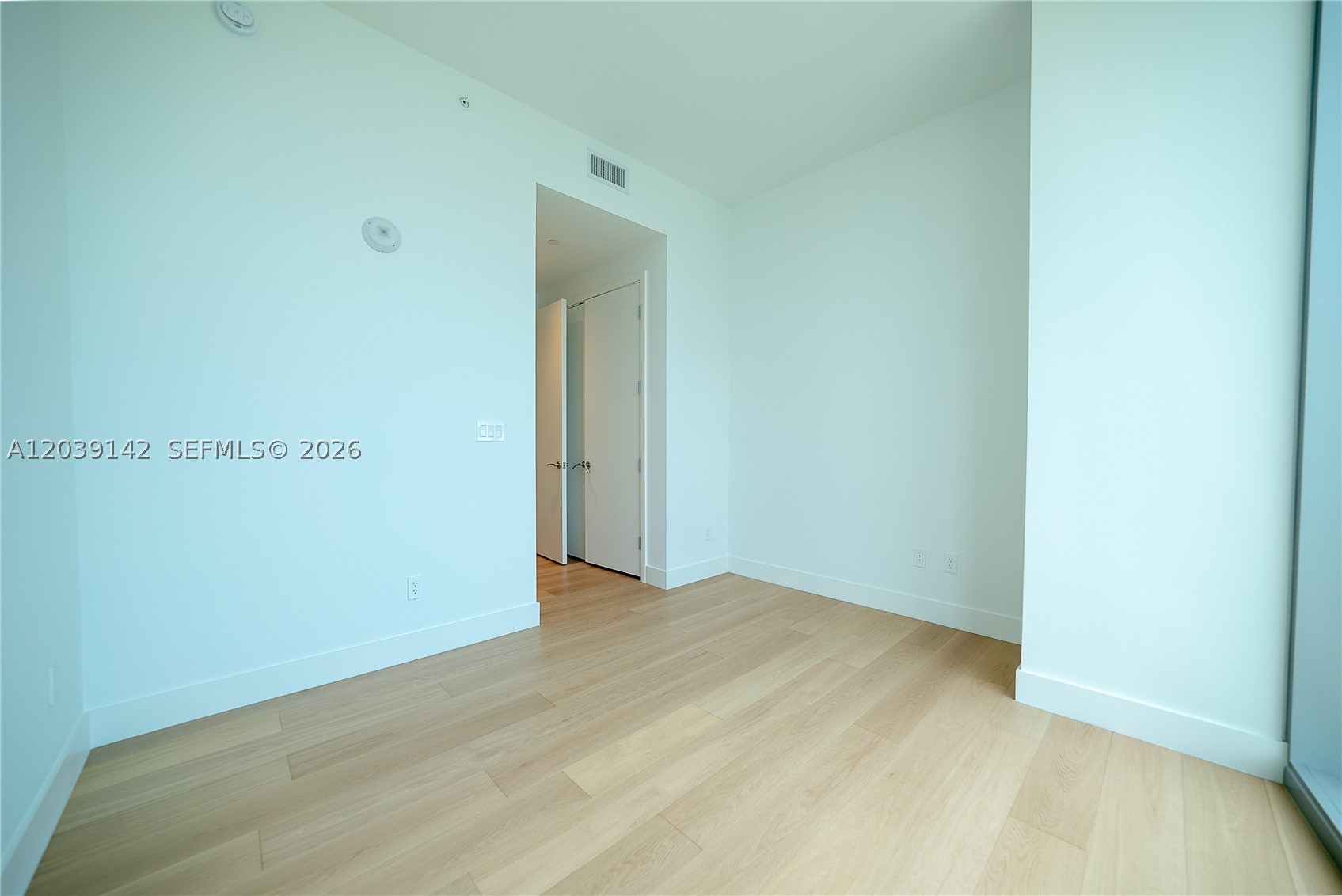 175 SE 25th Rd #702 Miami, FL 33129
