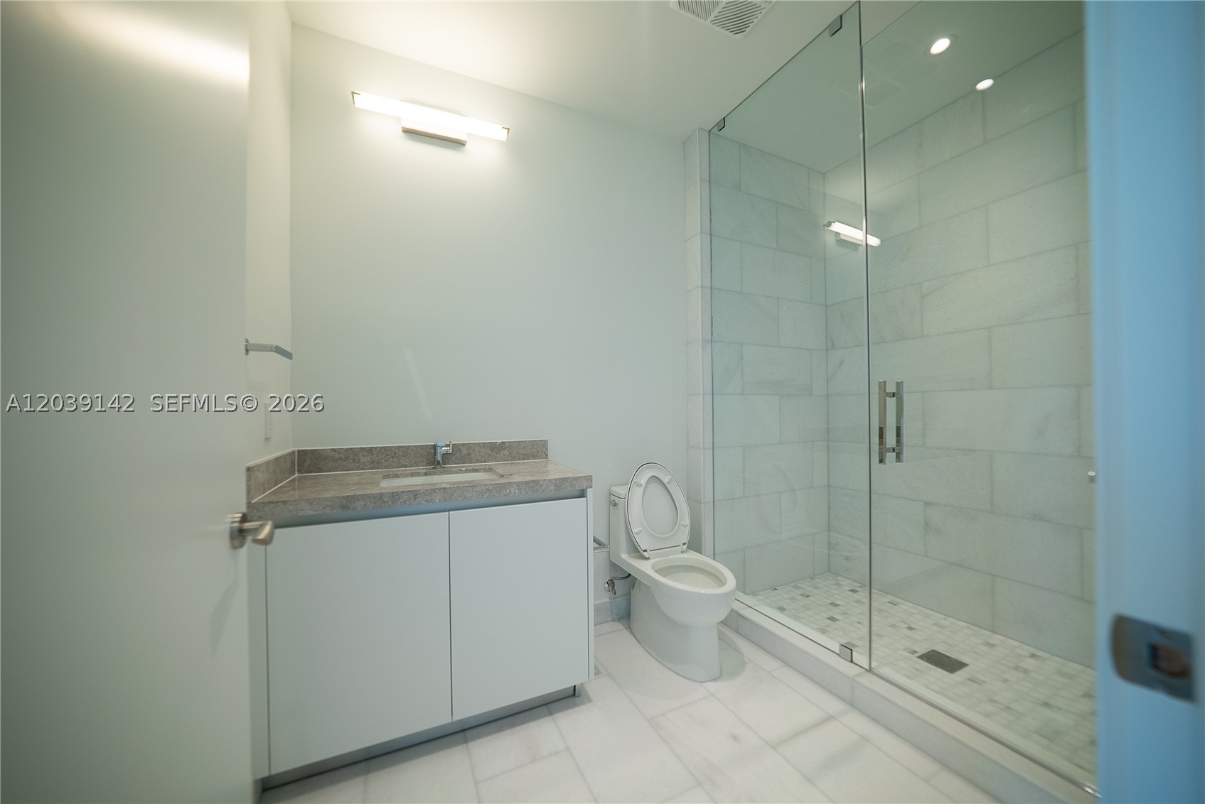 175 SE 25th Rd #702 Miami, FL 33129