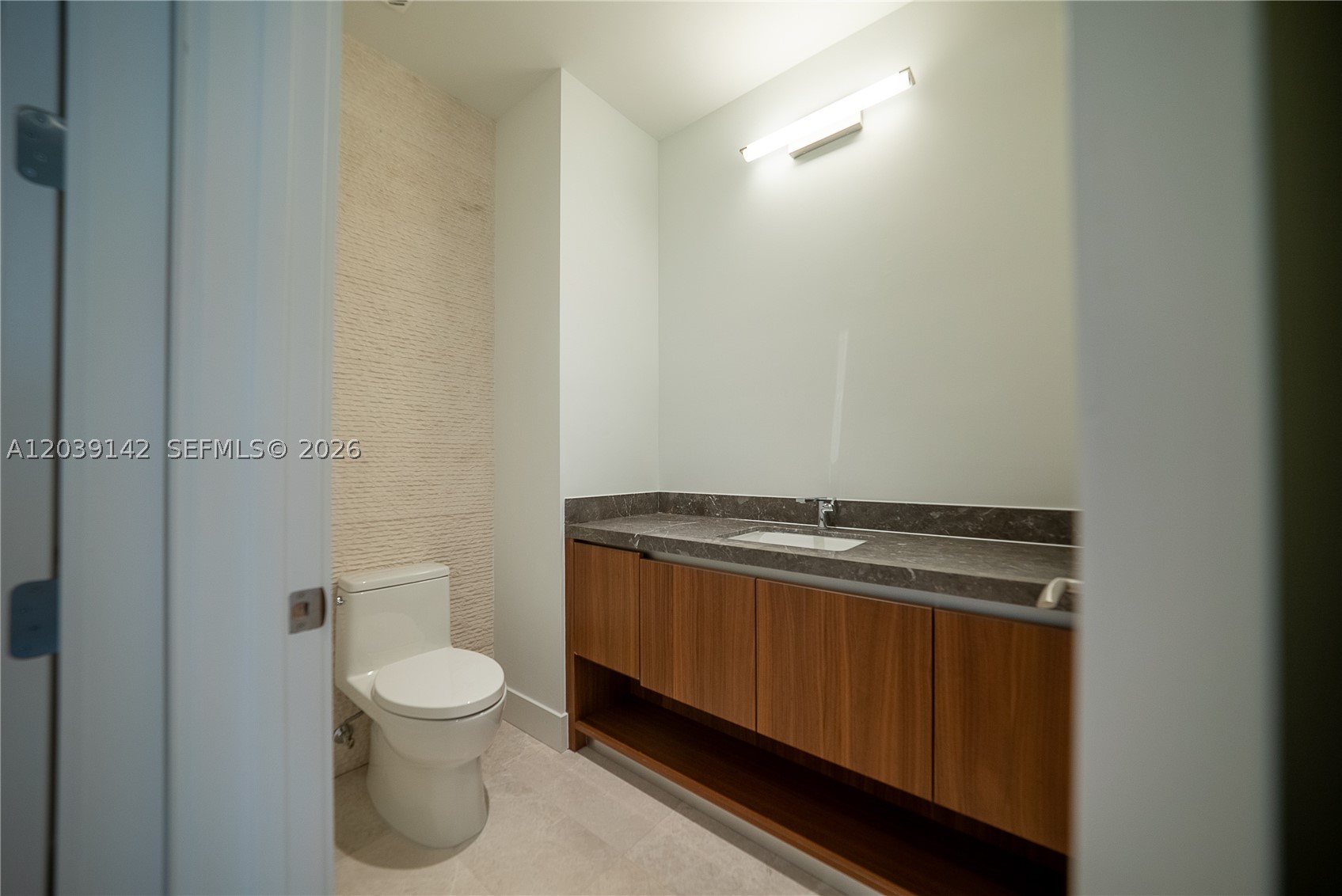 175 SE 25th Rd #702 Miami, FL 33129
