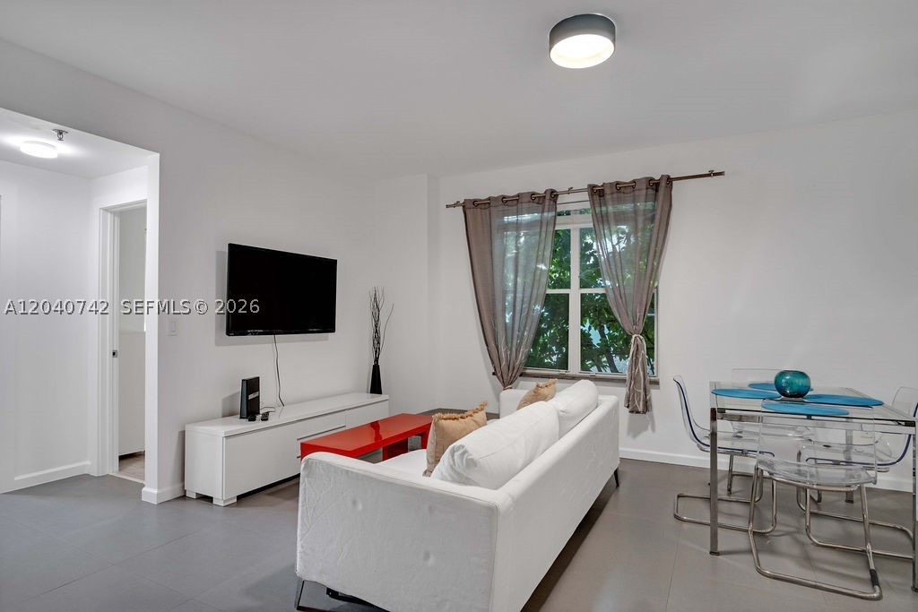 747 Michigan Ave #201