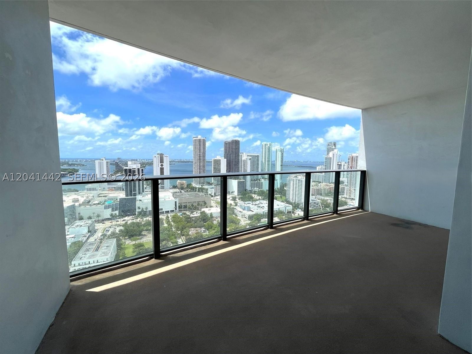 image Canvas12