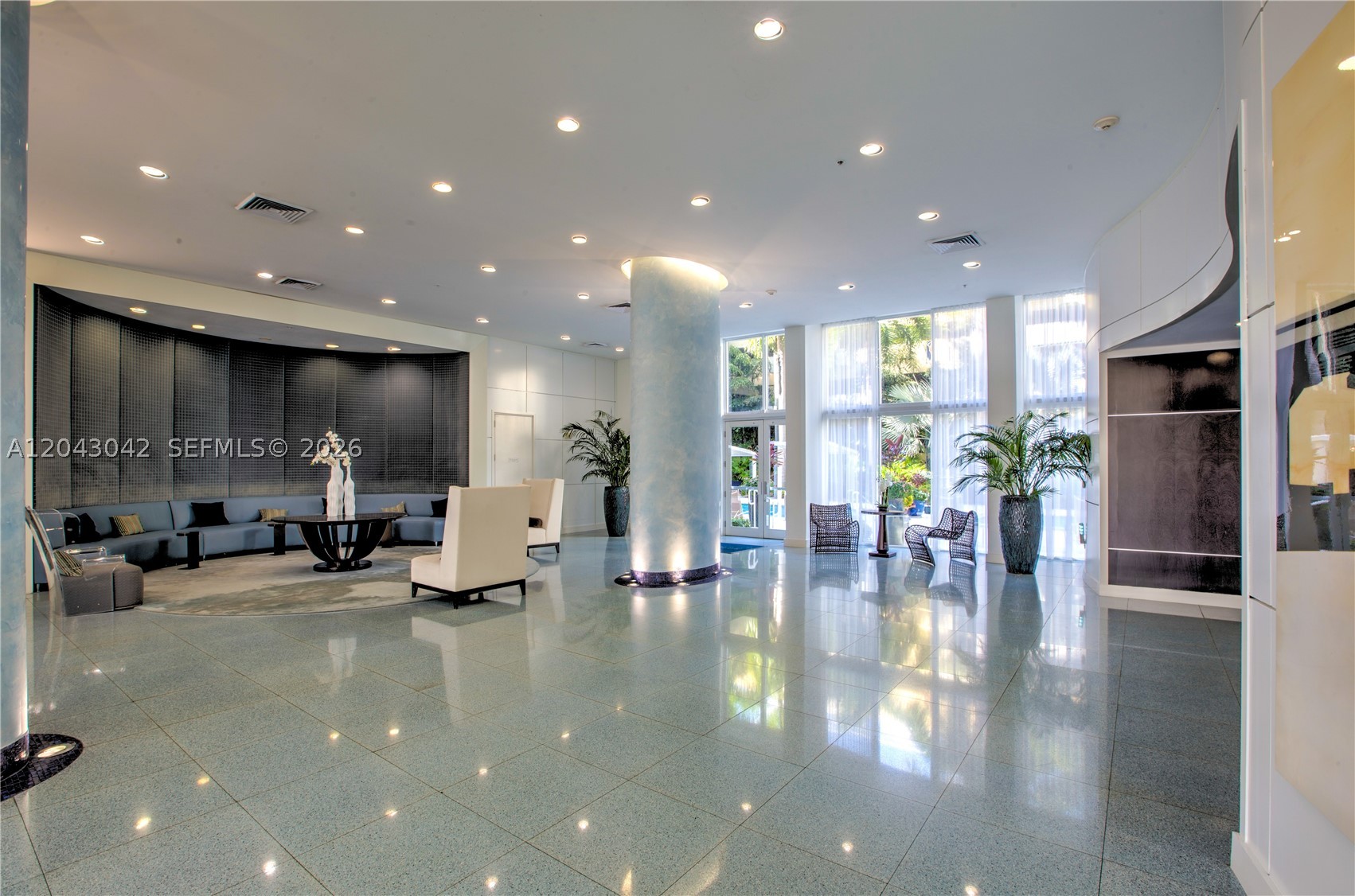 image The Venture at Aventura14