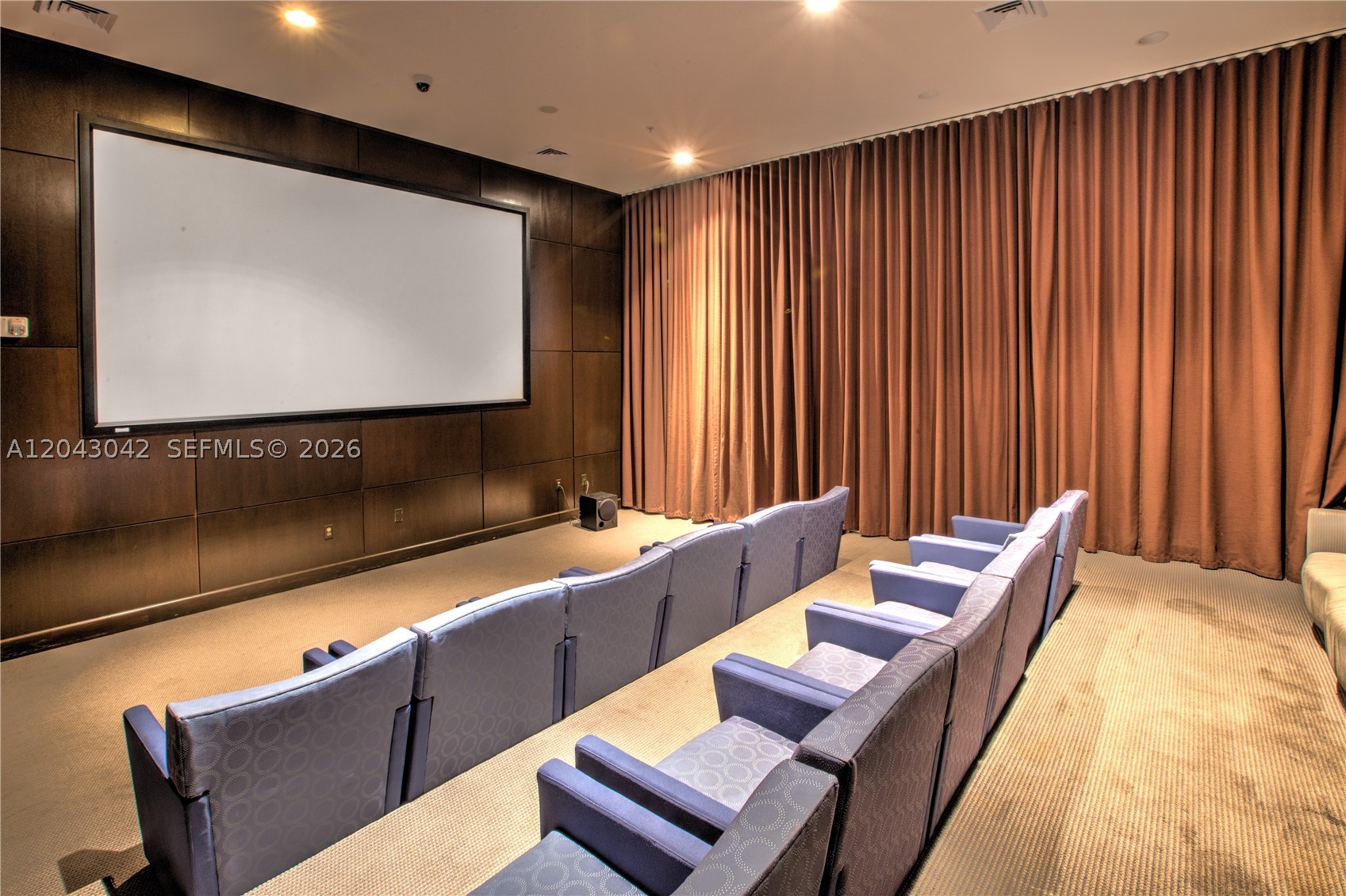 image The Venture at Aventura17
