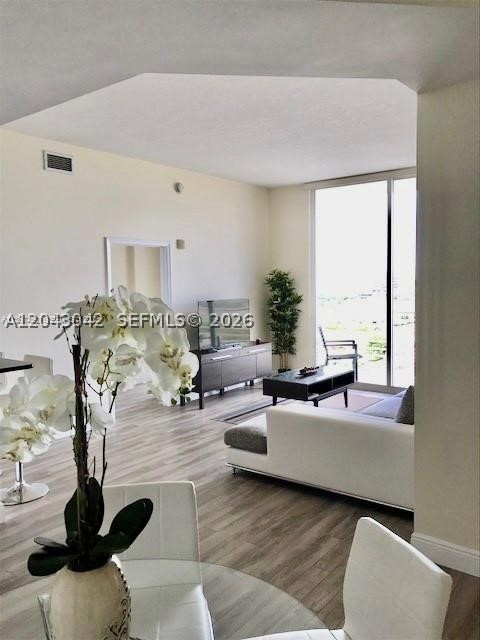 image The Venture at Aventura1