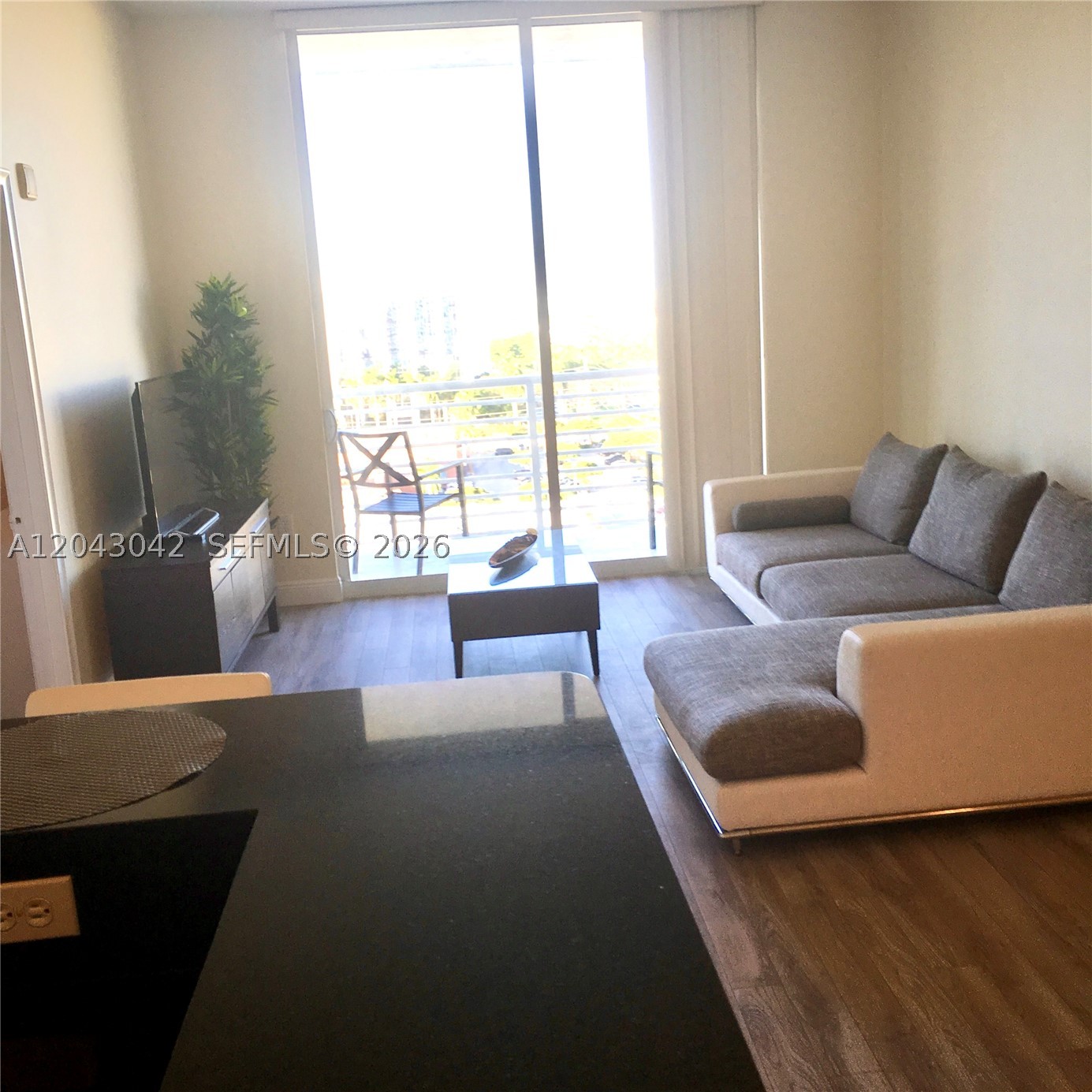 image The Venture at Aventura2