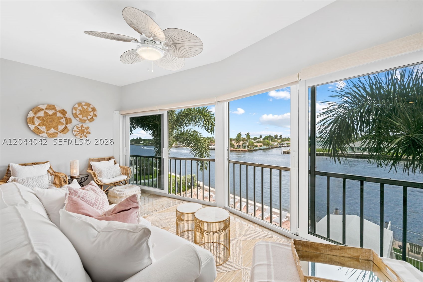 711 N Riverside Dr #302