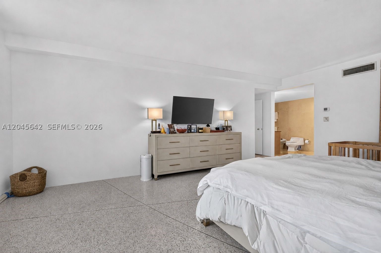 5255 Collins Ave #12E Miami Beach, FL 33140