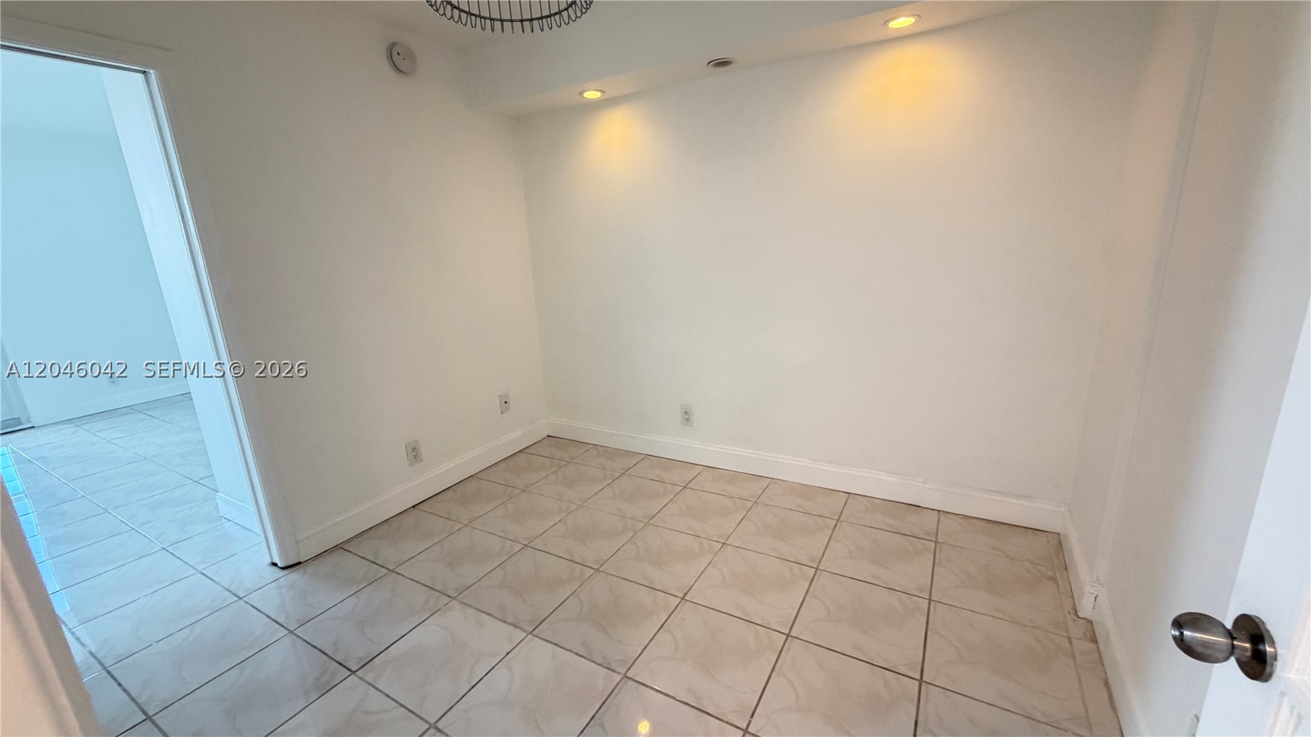 image Arlen House East10