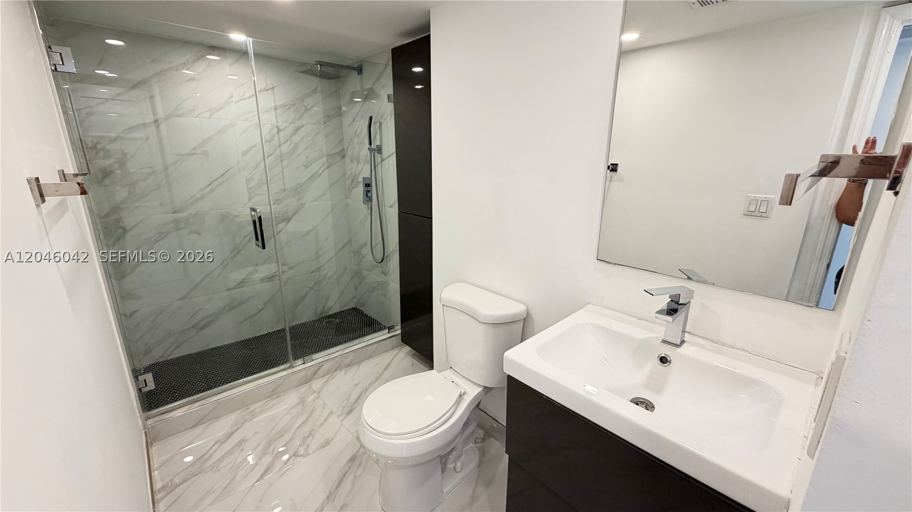image Arlen House East13