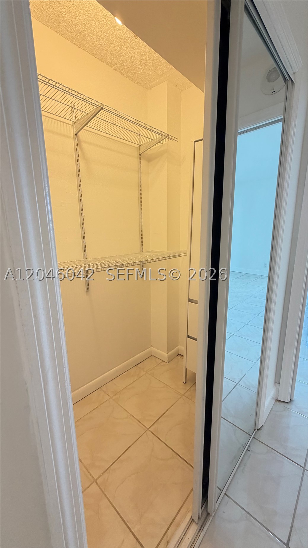image Arlen House East15