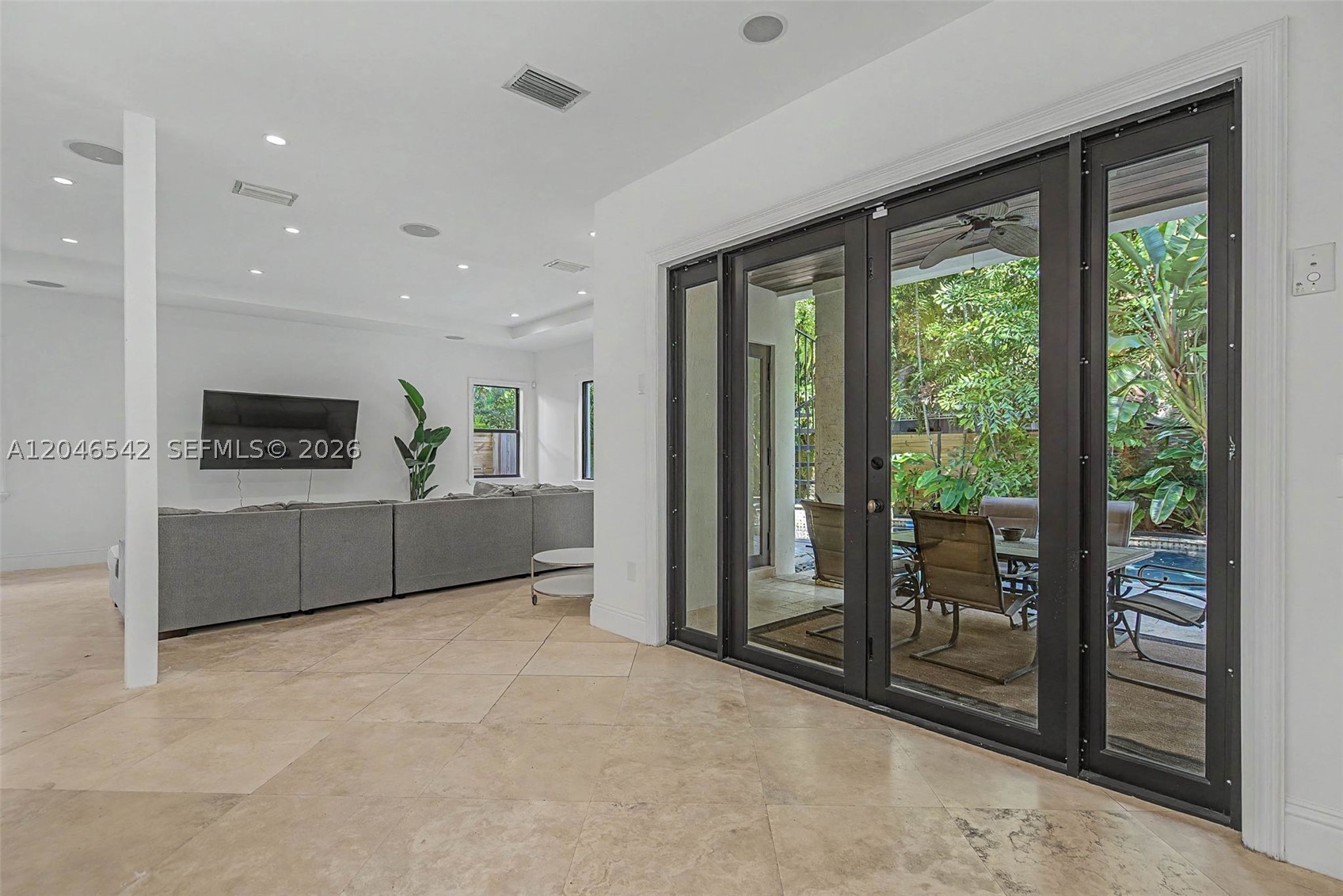 2561 Trapp Ave Miami, FL 33133
