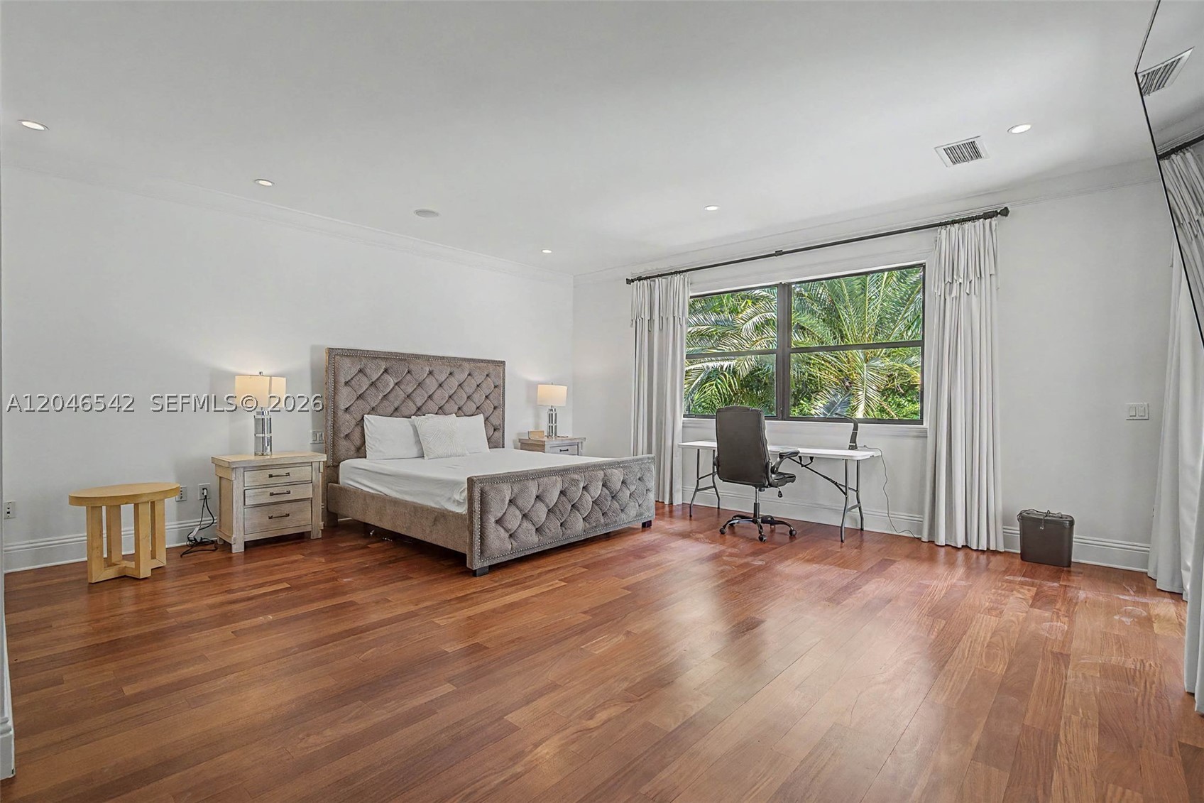 2561 Trapp Ave Miami, FL 33133