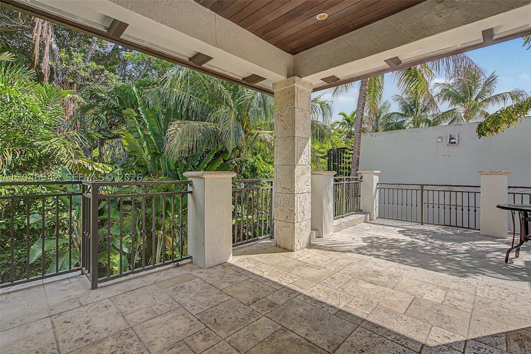 2561 Trapp Ave Miami, FL 33133