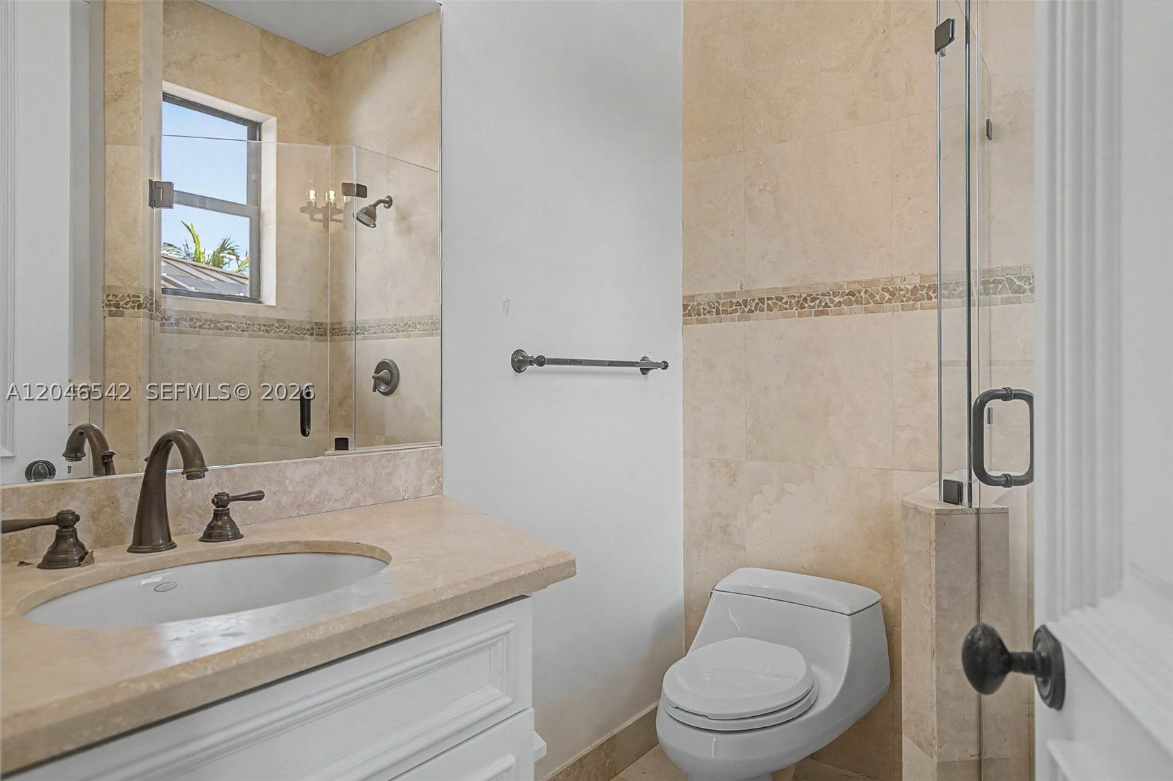 2561 Trapp Ave Miami, FL 33133