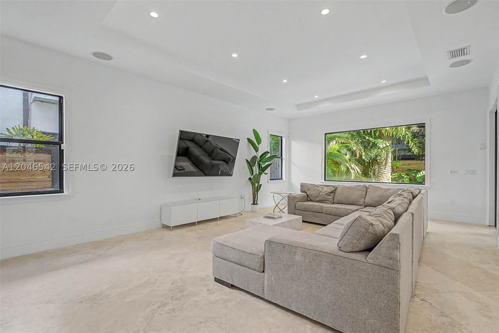 2561 Trapp Ave Miami, FL 33133