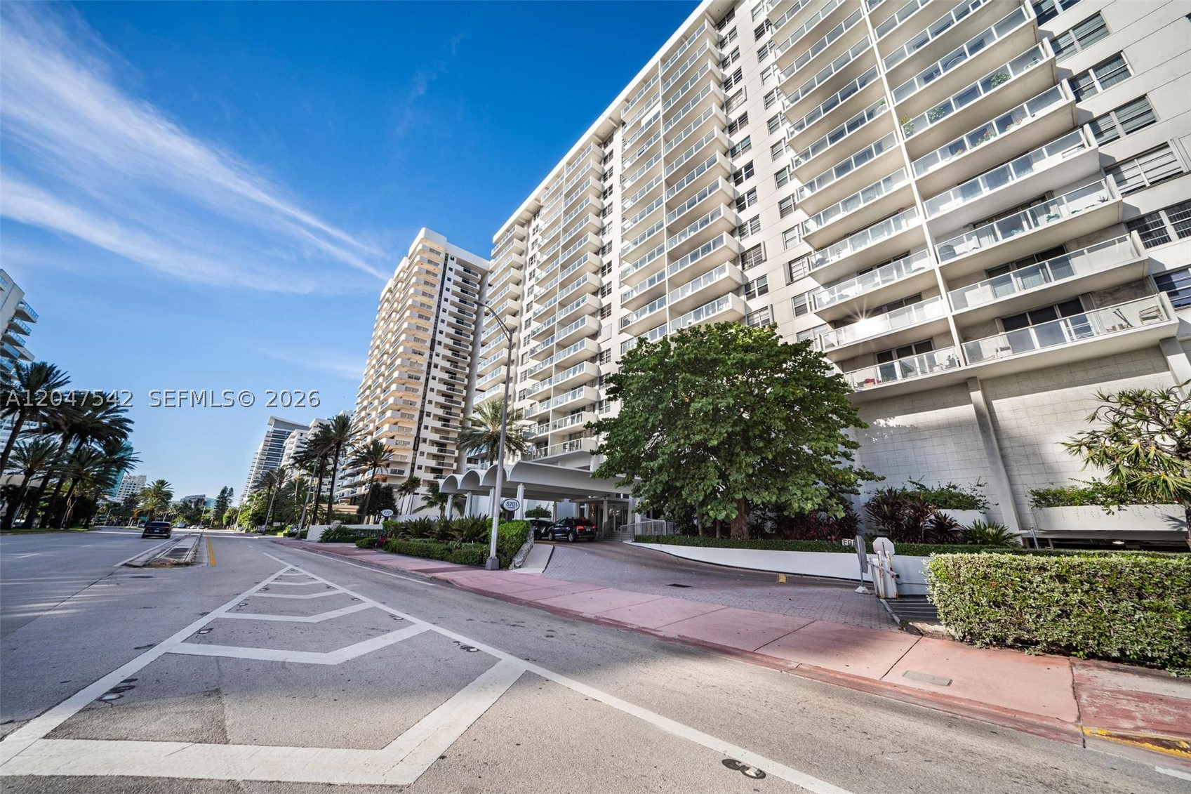 5701 Collins Ave #1415
