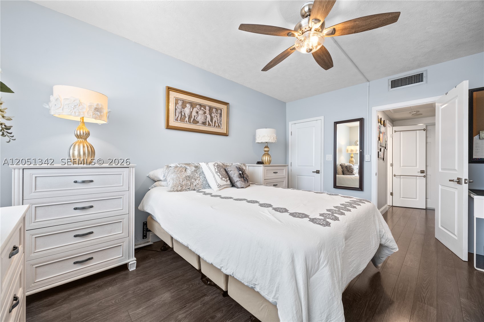 image Arlen House Condo15