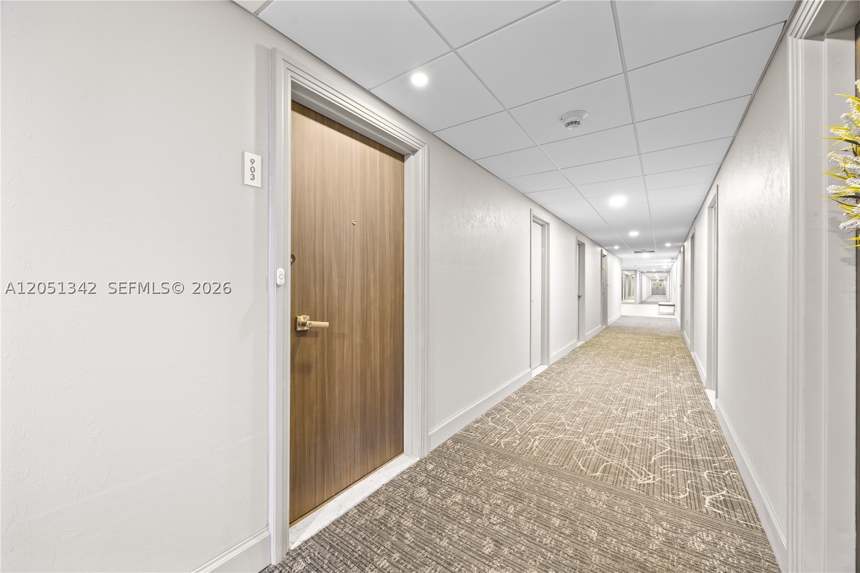 image Arlen House Condo18