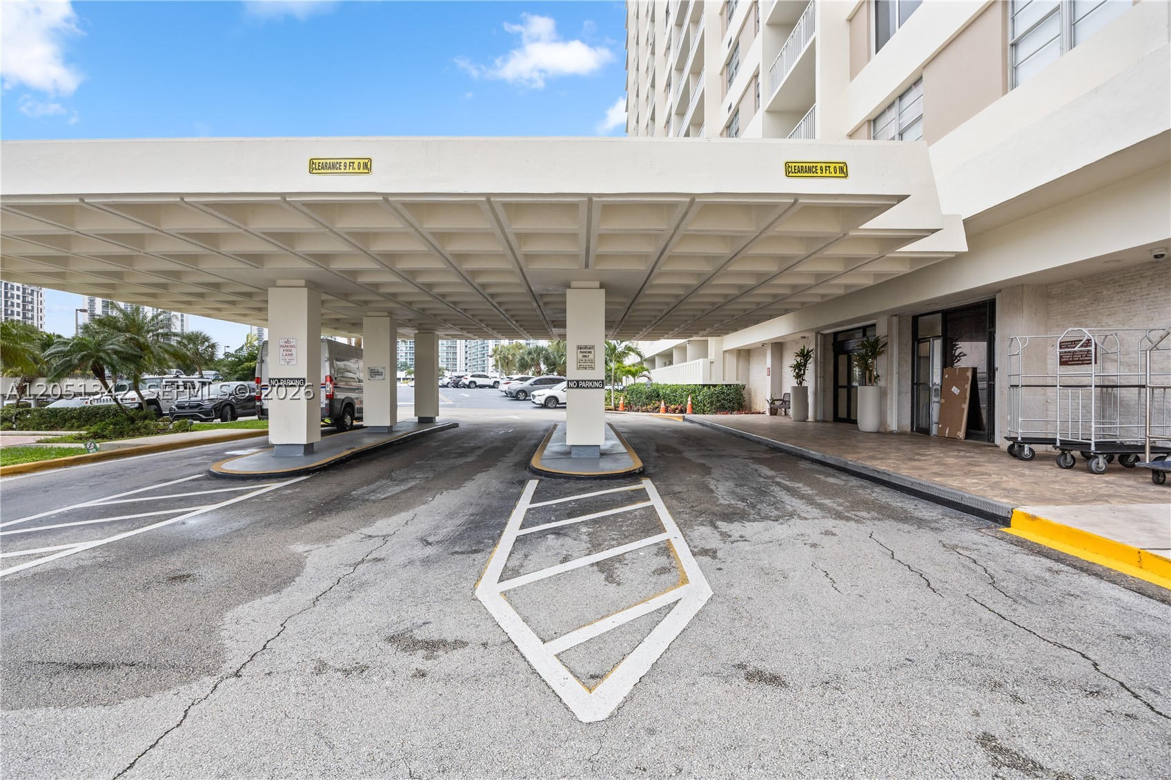 image Arlen House Condo24